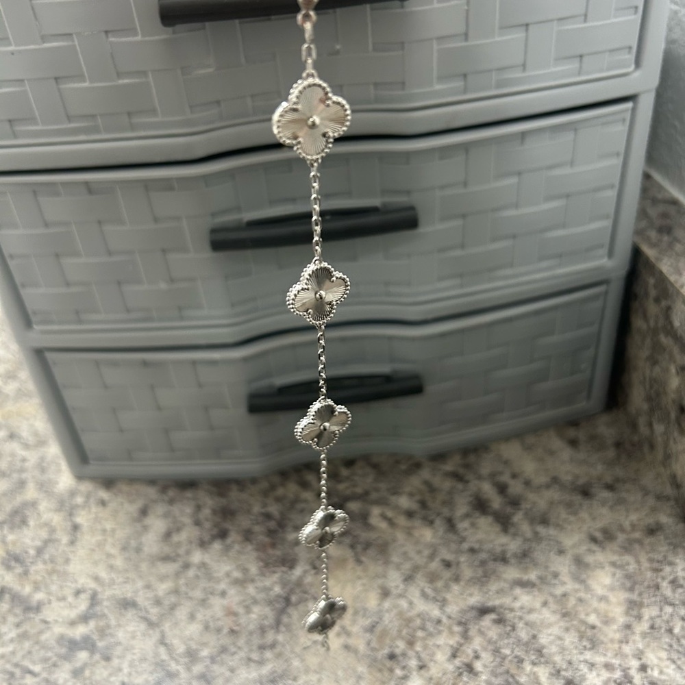 van cleef bracelet never worn before